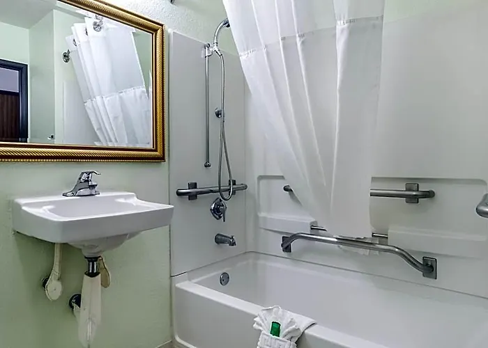 Hotel Guest 2*
